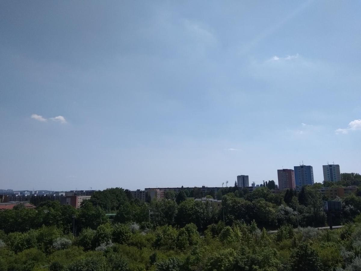 Отель Prometheus Брно Экстерьер фото